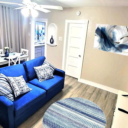 Beautiful Guesthouse, Sleeps 4 - Kitchen, Private Laundry, Ac, Parking, 65' Tv, Close To Stores, Restaurants & Beach Long Beach Eksteriør bilde