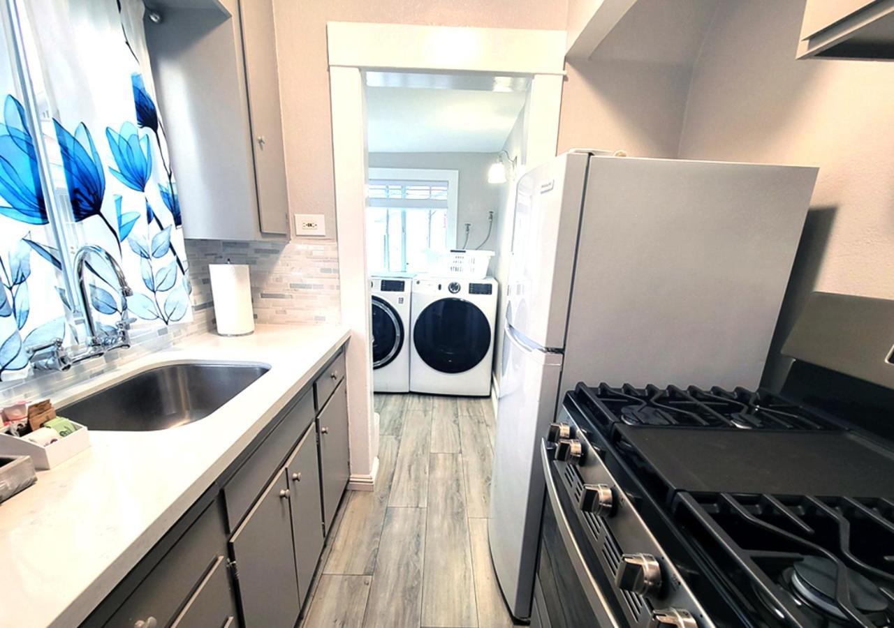 Beautiful Guesthouse, Sleeps 4 - Kitchen, Private Laundry, Ac, Parking, 65' Tv, Close To Stores, Restaurants & Beach Long Beach Eksteriør bilde